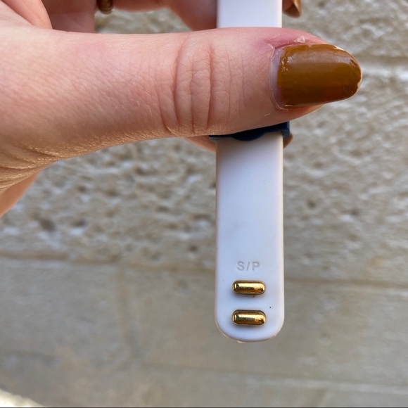 Tory Burch Fitbit Band Silicone Blue Floral S/P - Picture 10 of 16